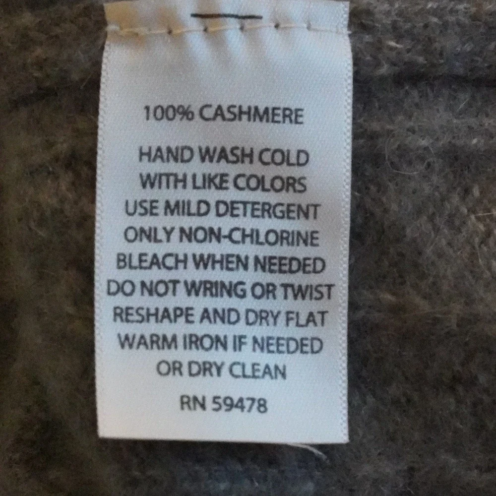 Allen Solly, Men's XXL Gray Cable Knit V-Neck‎ 100% Cashmere Sweater